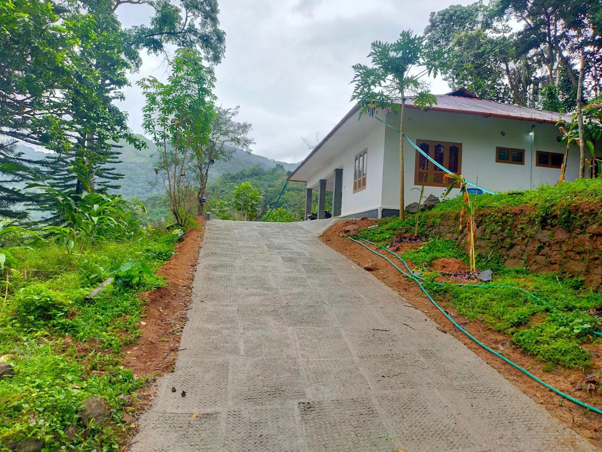 Anivilla Holiday Home Kunjithanny Anachal Bagian luar foto