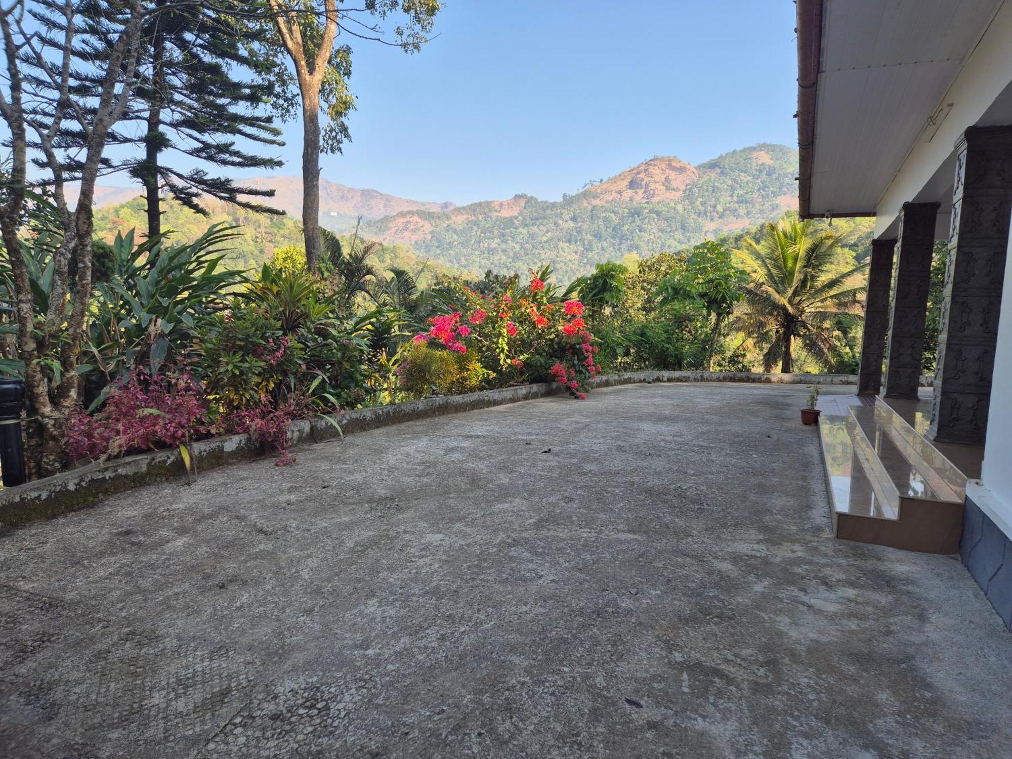 Anivilla Holiday Home Kunjithanny Anachal Bagian luar foto