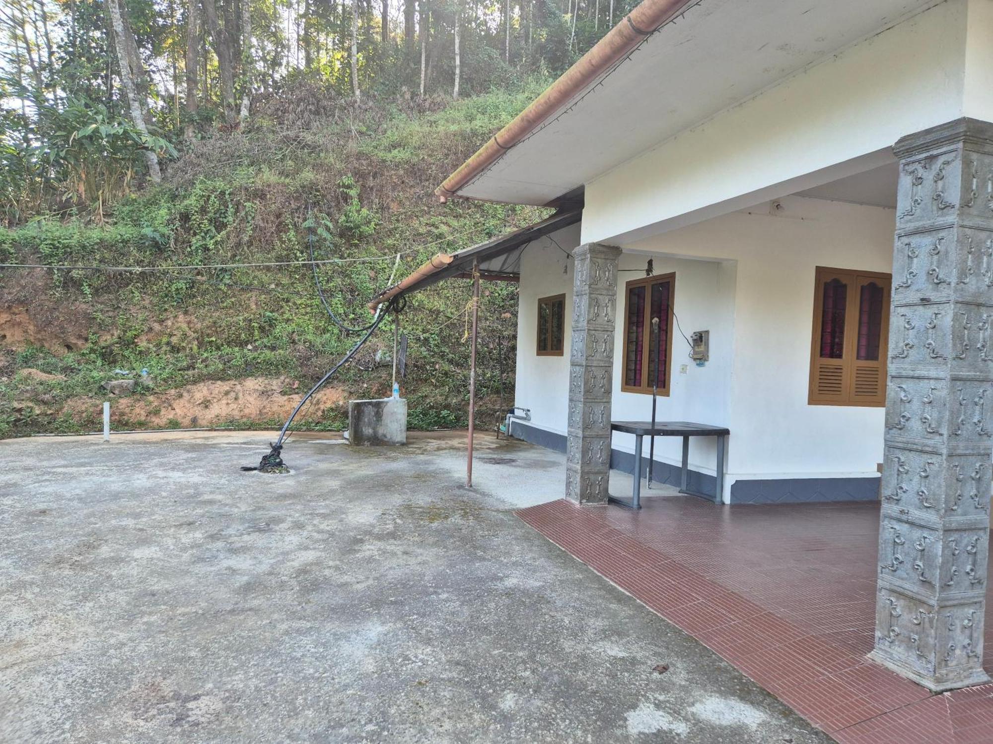 Anivilla Holiday Home Kunjithanny Anachal Bagian luar foto
